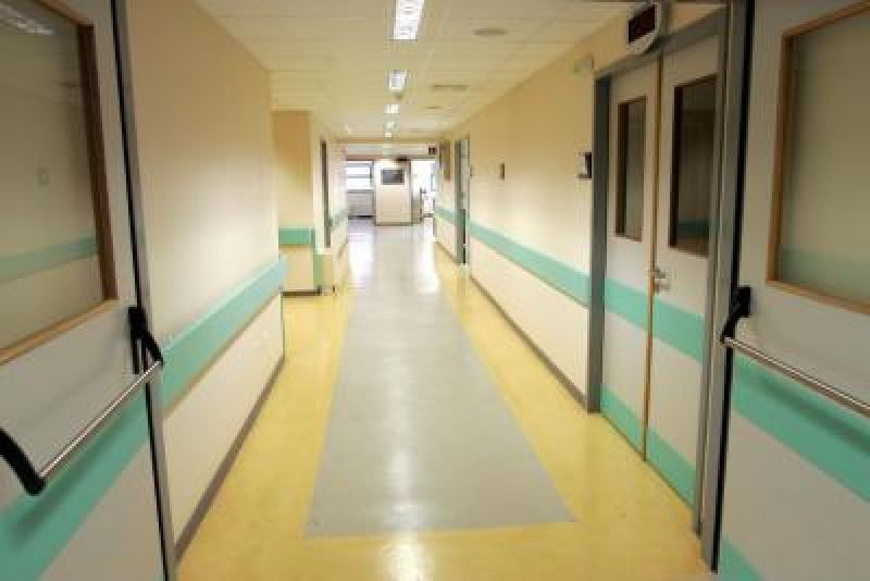 Προς εξόφληση 5,6 δισ. ευρώ χρεών των νοσοκομείων, αλλά με κρατικούς τίτλους