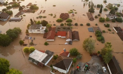 Πλημμύρες: Ασύλληπτες καταστροφές-10 νεκροί και πολλοί εγκλωβισμένοι στα «βυθισμένα» χωριά