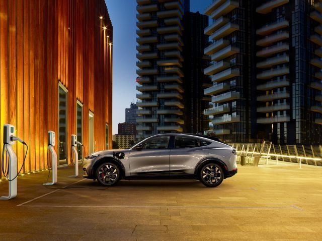 Η Ford υποστηρίζει νέες, προηγμένες λύσεις φόρτισης