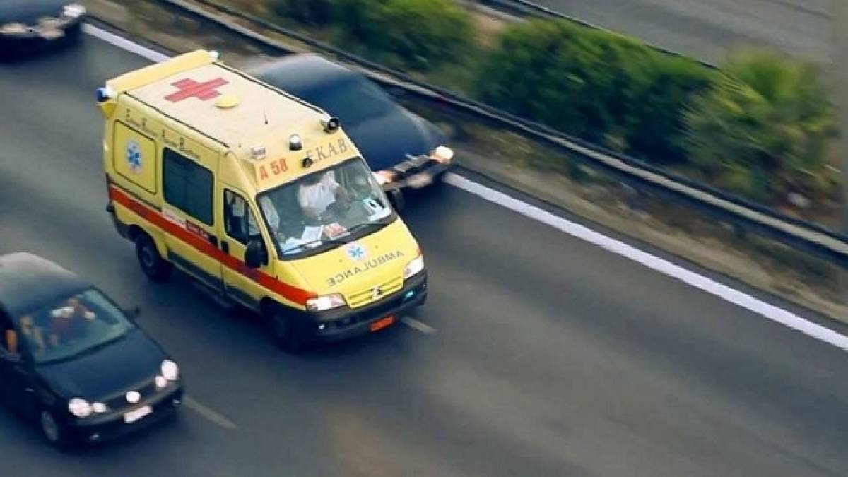 Τροχαίο με μία νεκρή και τρεις τραυματίες στη λεωφόρο Σουνίου