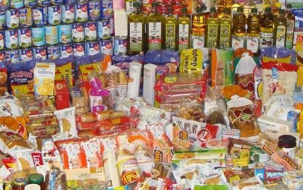 Προσφορά βασικών ειδών διατροφής σε 160 άπορες οικογένειες στον Πειραιά για ένα χρόνο