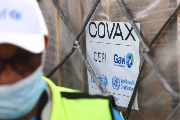 Πρόγραμμα εμβολιασμού Covax: Συμβολή Moderna και Σουηδίας