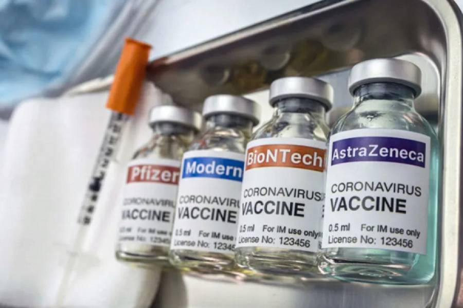 Η λίστα με τις παρενέργειες των εμβολίων για τον κορονοϊό