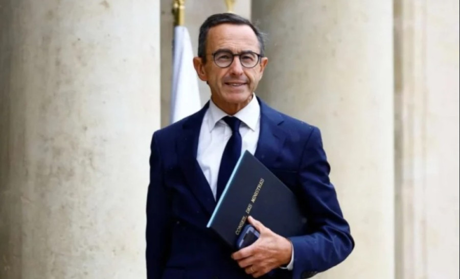 Γαλλία: Ο Μπρουνό Ρεταϊγιό θέτει υποψηφιότητα για την προεδρία του 2027