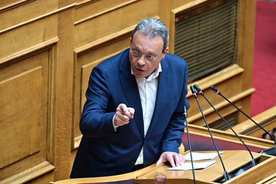 Φάμελλος καλεί σε κοινή πρόταση δυσπιστίας: Σφοδρή επίθεση σε Μητσοτάκη για «σκάνδαλα και εκβιασμούς»