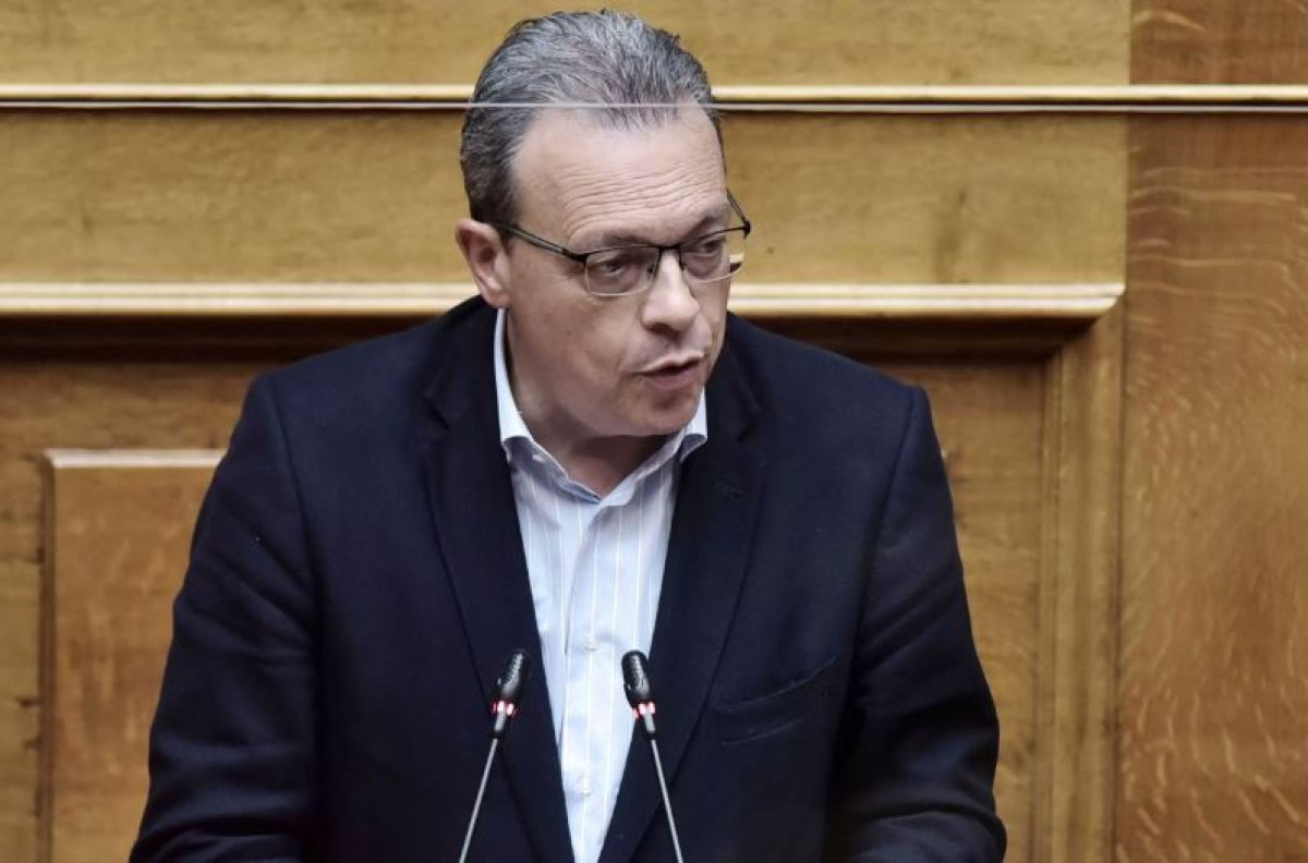 Φάμελλος: Διαμαρτυρία στον Τασούλα για τη... γειτνίαση ΣΥΡΙΖΑ-Σπαρτιατών