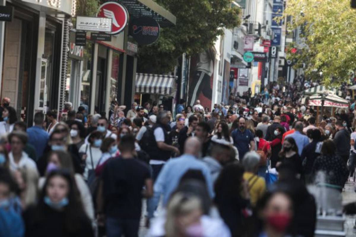 Στο τραπέζι σταδιακή χαλάρωση των μέτρων με ορίζοντα το Πάσχα