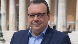 Φάμελλος: Η κυβέρνηση χρηματοδοτεί με 6,8 εκατ. ευρώ τους καναλάρχες
