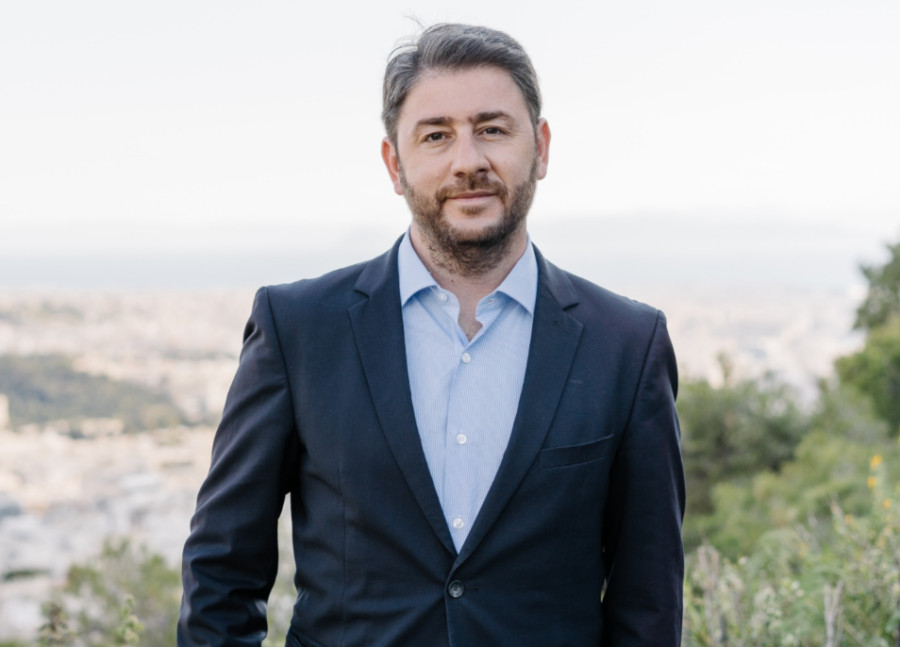 Ανδρουλάκης για ΑμεΑ: Να απαντήσουμε στις καθημερινές αγωνίες των οικογενειών τους