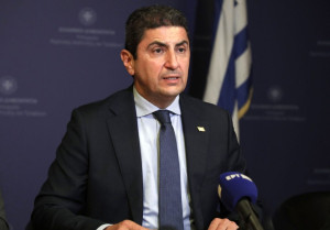 Αυγενάκης: Συνεχίζονται οι έλεγχοι για ελληνοποιήσεις- Στη Δικαιοσύνη όποιος παρανομεί