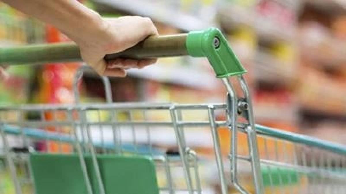 «Σταυρόλεξο» για την αγορά η μετακύλιση των μειώσεων ΦΠΑ