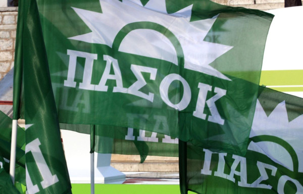 ΠΑΣΟΚ: Οι αγροτοκτηνοτρόφοι ήταν αόρατοι – Η κυβέρνηση τους θυμήθηκε μόλις βγήκαν στους δρόμους