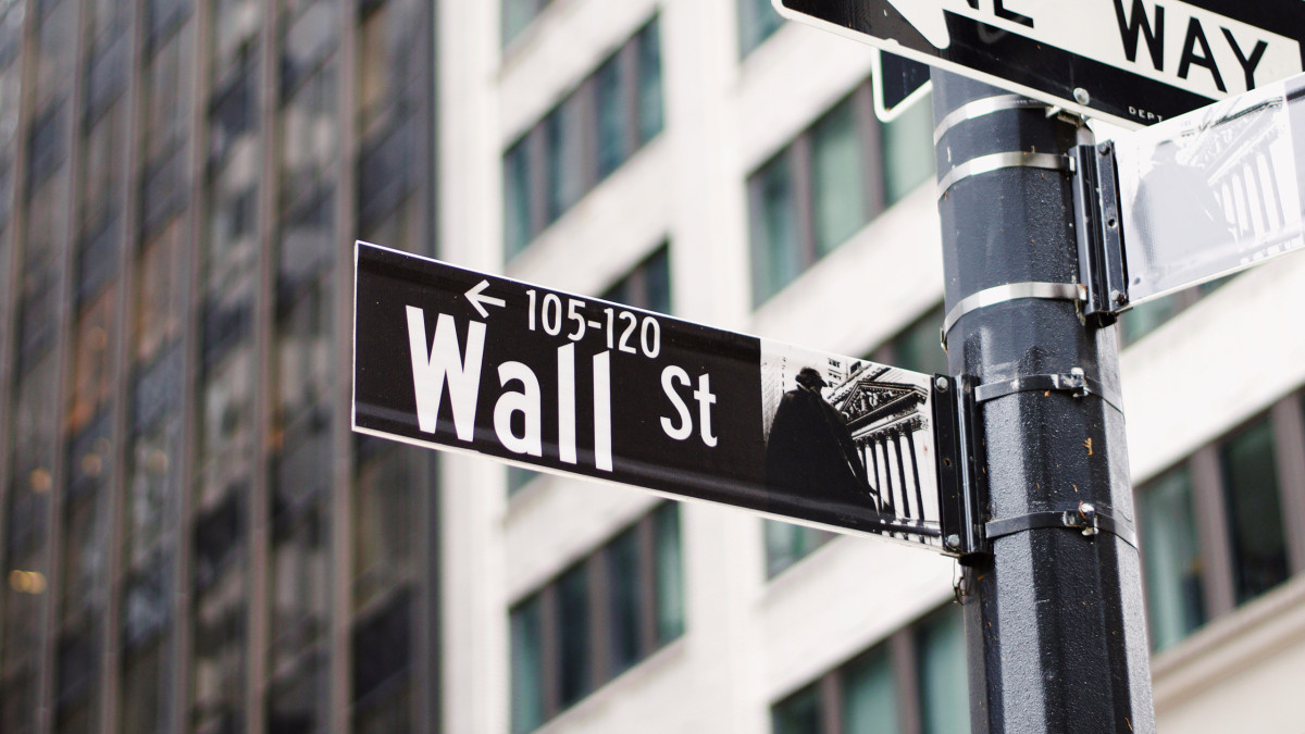 Ήπιες διακυμάνσεις στη Wall Street, στον απόηχο των αποφάσεων της Fed