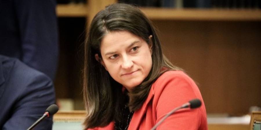 Επανεξετάζεται τελικά η επαναλειτουργία των σχολείων;