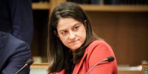 Επανεξετάζεται τελικά η επαναλειτουργία των σχολείων;