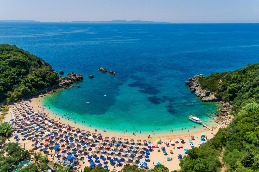Εντατικοποίηση των ελέγχων στον αιγιαλό και αυστηρά πρόστιμα σε επιχειρήσεις