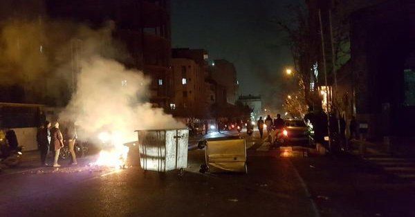 Νεκροί σε αντικυβερνητικές διαδηλώσεις στο Ιράν
