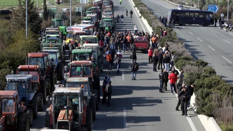 Μπλόκα στην αρχή του '17 σχεδιάζουν οι αγρότες-Απορρίπτουν το διάλογο