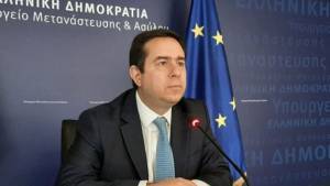 Μηταράκης: Οι τουρκικές αρχές συνεχίζουν να υποστηρίζουν τη διέλευση μεταναστών