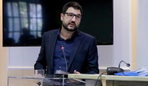 Ηλιόπουλος: Τα νοικοκυριά κόβουν βασικά αγαθά για να πληρώσουν ρεύμα