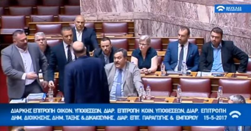 Δένδιας: Η χώρα χρειάζεται βιομηχανική πολιτική