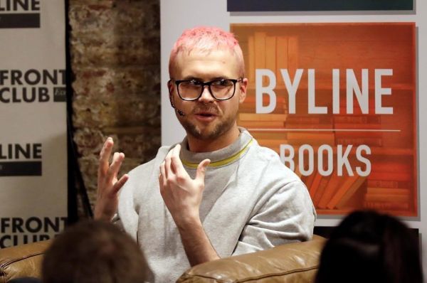 Το βαθύ λαρύγγι της Cambridge Analytica «καίει» καναδική εταιρεία