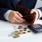 «Παγωμένο» το εισόδημα των νοικοκυριών