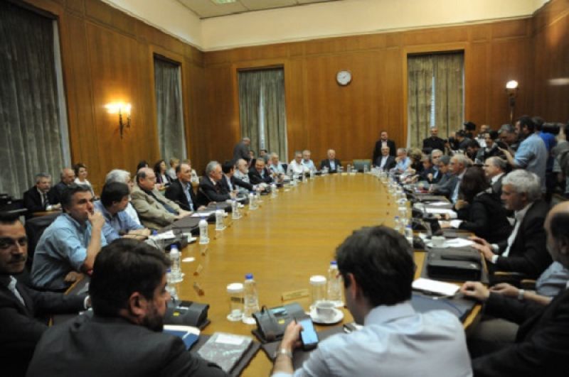 Ριζικός ανασχηματισμός: Πέντε νέα υπουργεία και μετονομασία άλλων έξι