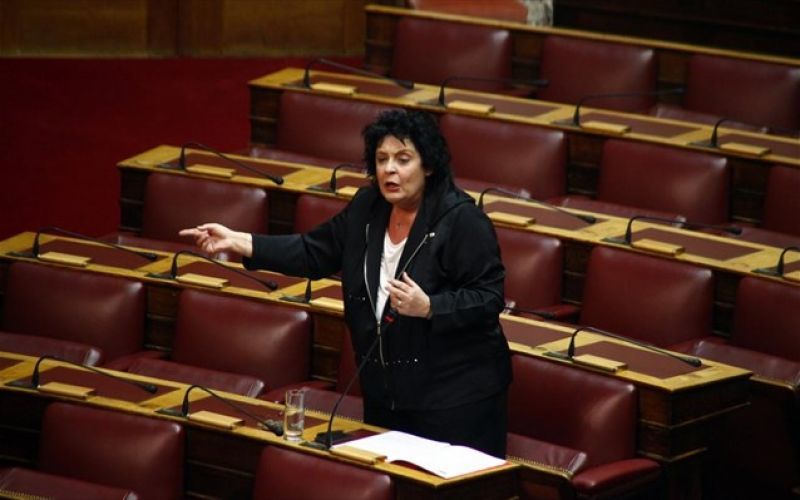 Κανέλλη: Να κοπούν οι μισθοί-Μη γίνεται για λόγους ξεγελάσματος