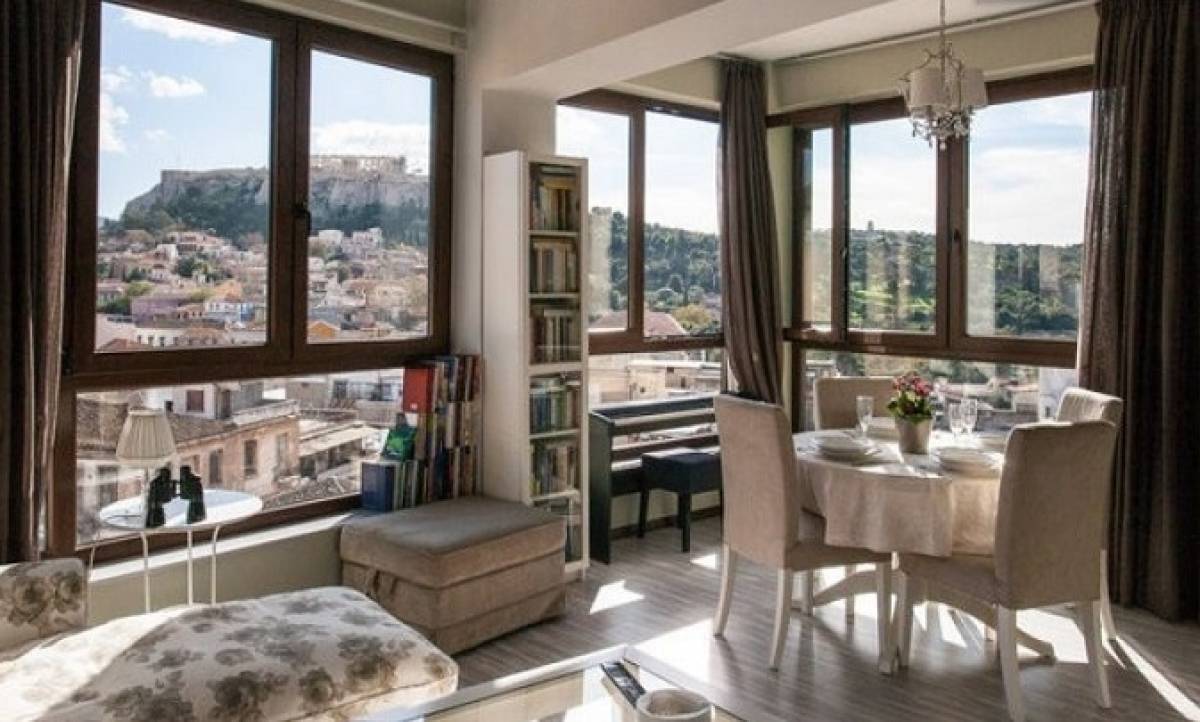 «Ισοπαλία» στις κλίνες ξενοδοχείων και Airbnb στην Αττική