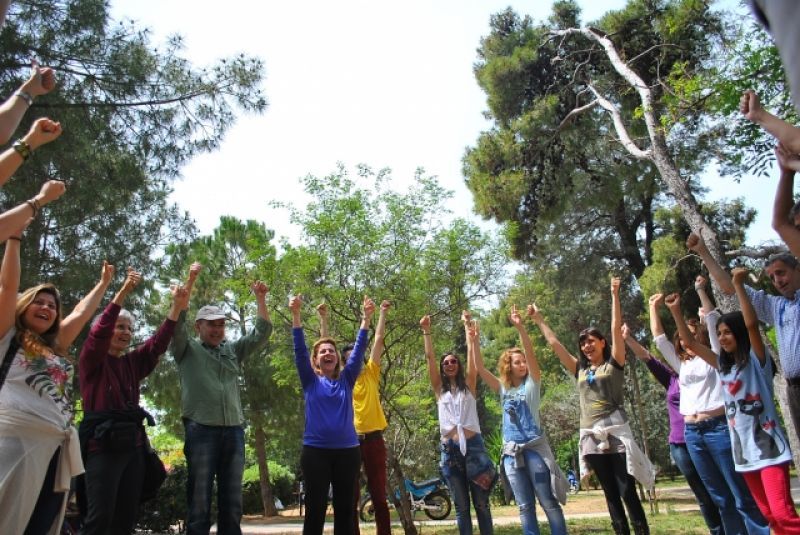 Η Βασιλική Σκρέκου μας μαθαίνει να γελάμε... με την ψυχή μας