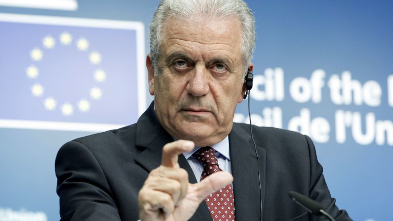 Αβραμόπουλος:Οι παράτυποι μετανάστες να επιστρέφονται