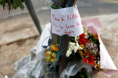 Αναταραχές στη Γαλλία: Κηδεύτηκε ο Ναέλ-Νέα μαρτυρία «καίει» τον αστυνομικό