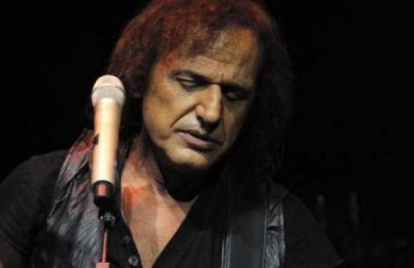Τα χαιρετίσματα του Παπακωνσταντίνου στην…Εφορία