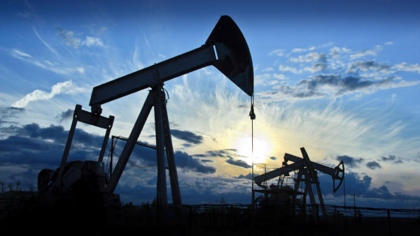 Ανεβαίνουν πετρέλαιο και φυσικό αέριο- Αγωνία για την προσφορά