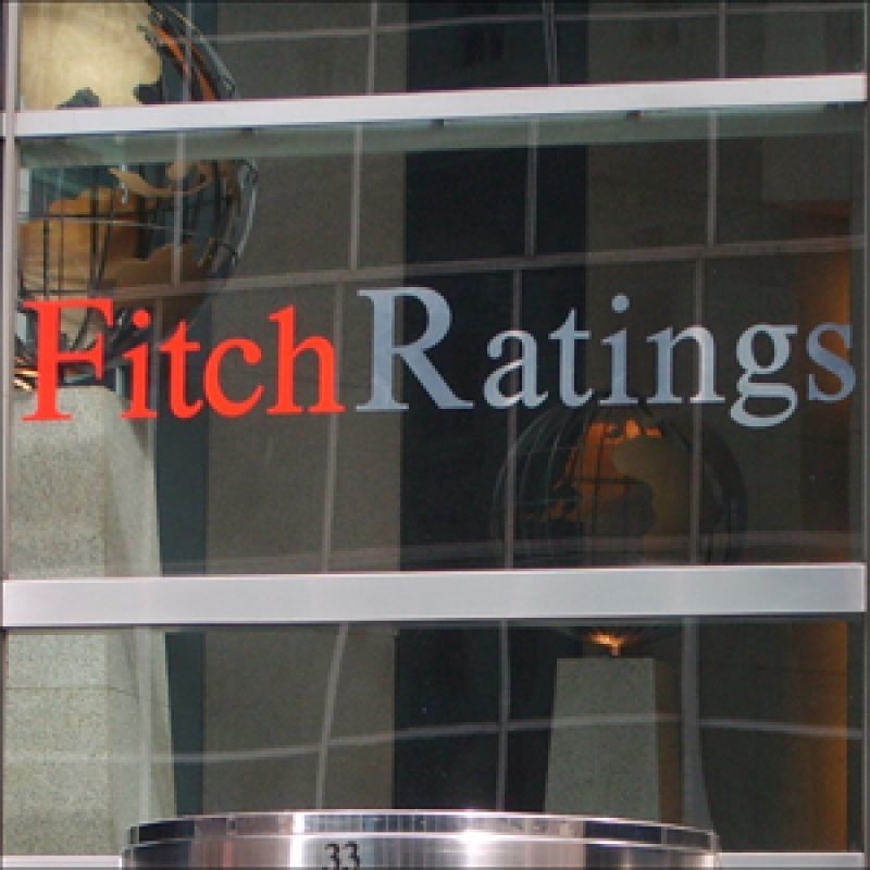 Απειλεί με νέα υποβάθμιση η Fitch