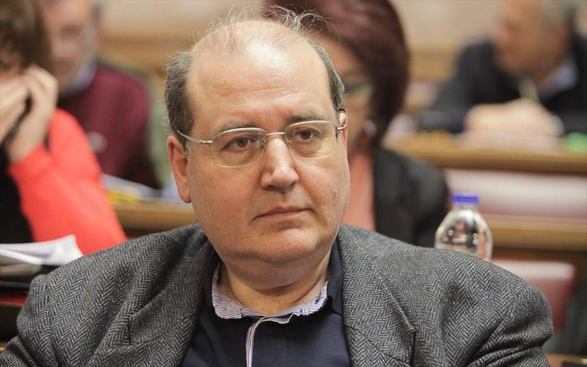 Φίλης: Το υπουργείο Παιδείας επιχειρεί επικοινωνιακό αντιπερισπασμό