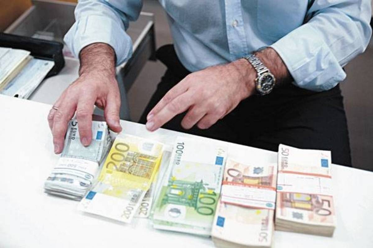 Νόμος Κατσέλη: Αυτόματη άρση καταθετικού απορρήτου για 160.000 ενταγμένους δανειολήπτες