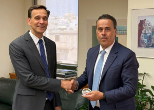 Συνάντηση Παπασταύρου με Επιτετραμμένο των ΗΠΑ - Στο επίκεντρο η εμβάθυνση της ενεργειακής συνεργασίας
