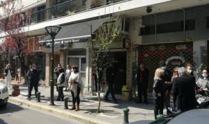 Τι απαντά η κυβέρνηση στο «αντάρτικο» των εμπόρων