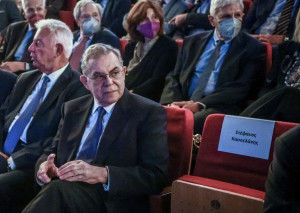 Έμεινε κενή η θέση Κασσελάκη στην εκδήλωση για τον Σημίτη