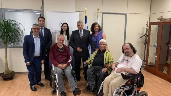 Συνάντηση Πατούλη με τον Πανελλήνιο Σύλλογο Παραπληγικών