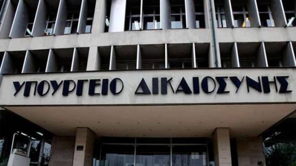 Ενεργοποίηση των ιατροδικαστικών υπηρεσιών για τα θύματα της πυρκαγιάς