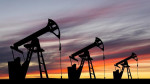 Απώλειες για το πετρέλαιο ελέω ισχυρότερου δολαρίου και οικονομικών φόβων