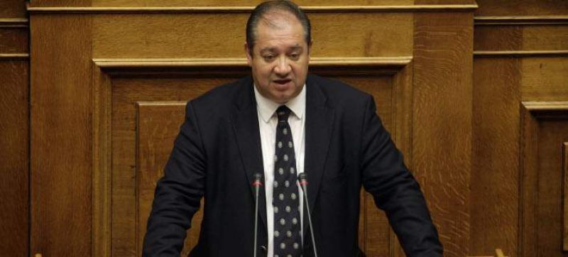 Μολότοφ στα γραφεία του ΠΑΣΟΚ-Κινδύνεψε βουλευτής