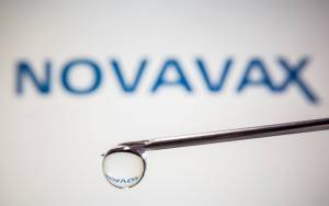 Η Novavax ξεκίνησε κλινικές δοκιμές του εμβολίου της σε εφήβους