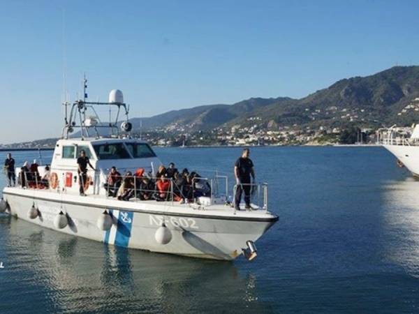 Διασώθηκαν 38 μετανάστες στα ανοιχτά της Σάμου