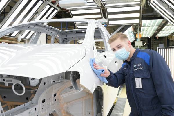 Το BMW Group αυξάνει σημαντικά τη χρήση χάλυβα χαμηλού άνθρακα