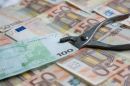 Μία μέρα προθεσμία για να κλείσουν τα μέτρα των 14 δισ. ευρώ