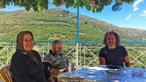 BBC: Αφιέρωμα στην ελληνική γλώσσα «σφυριά» που ομιλείται 2.500 χρόνια